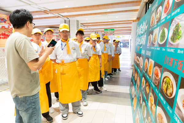 校企聯(lián)動(dòng)拓視野，實(shí)踐賦能促就業(yè)——西安新東方烹飪技工學(xué)校組織中餐學(xué)子探店西安餐飲名企